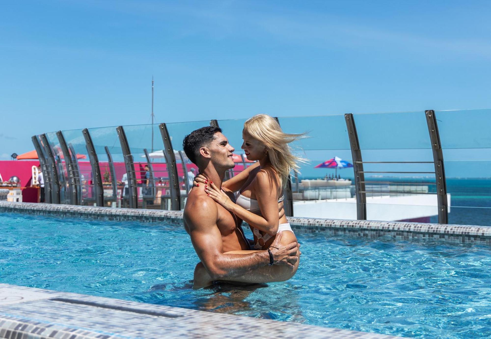 Temptation At The Tower Cancun Resort (Adults Only) ภายนอก รูปภาพ